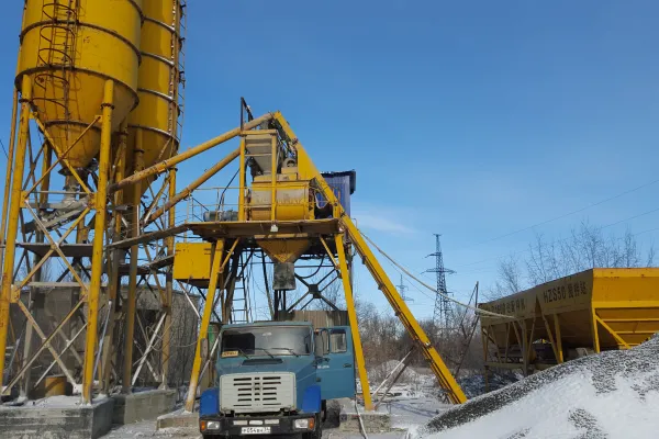 How to maintain the concrete mixer on snow day？