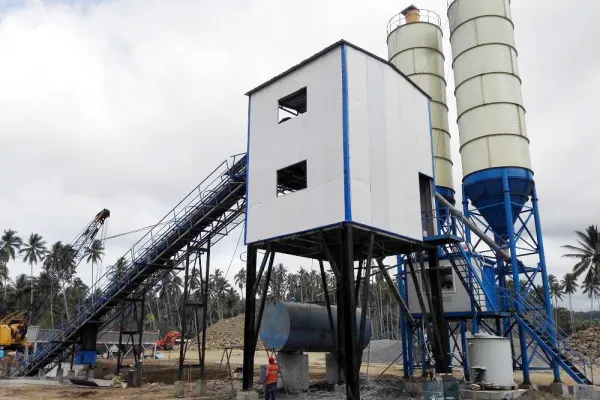 What are the necessary conditions to build a commercial batching plant?