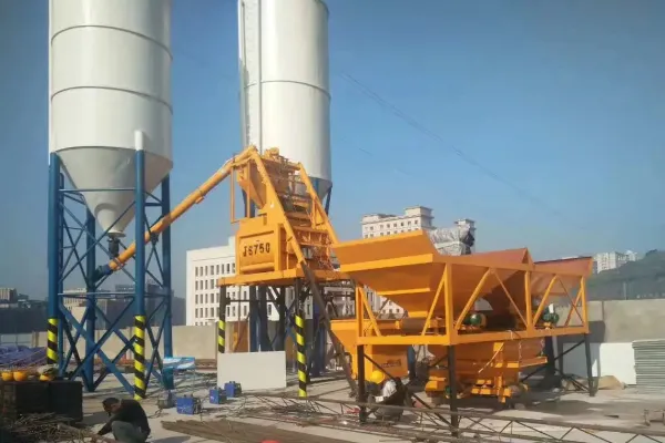 What are the advantages of a small simple concrete mixing plant？